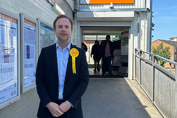 Theo Roos at the entrance to Hackney Central station